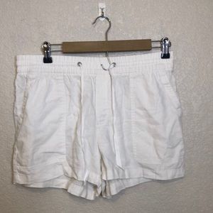 White linen gap shorts